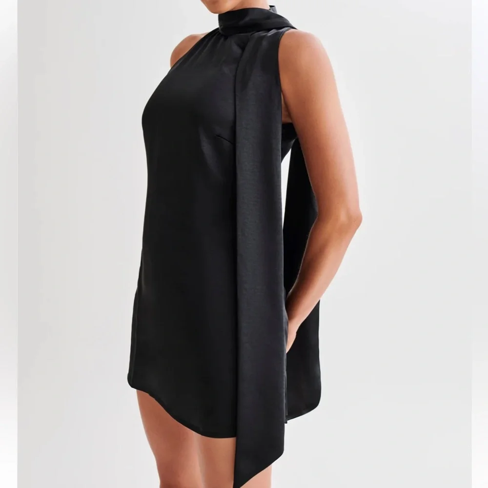 Meshki Aubriella Dress - Picture 3 of 8